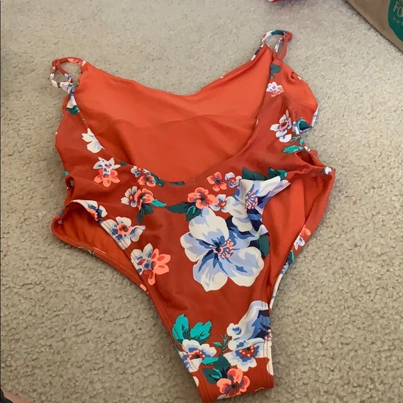 Aerie one piece - Picture 4 of 4